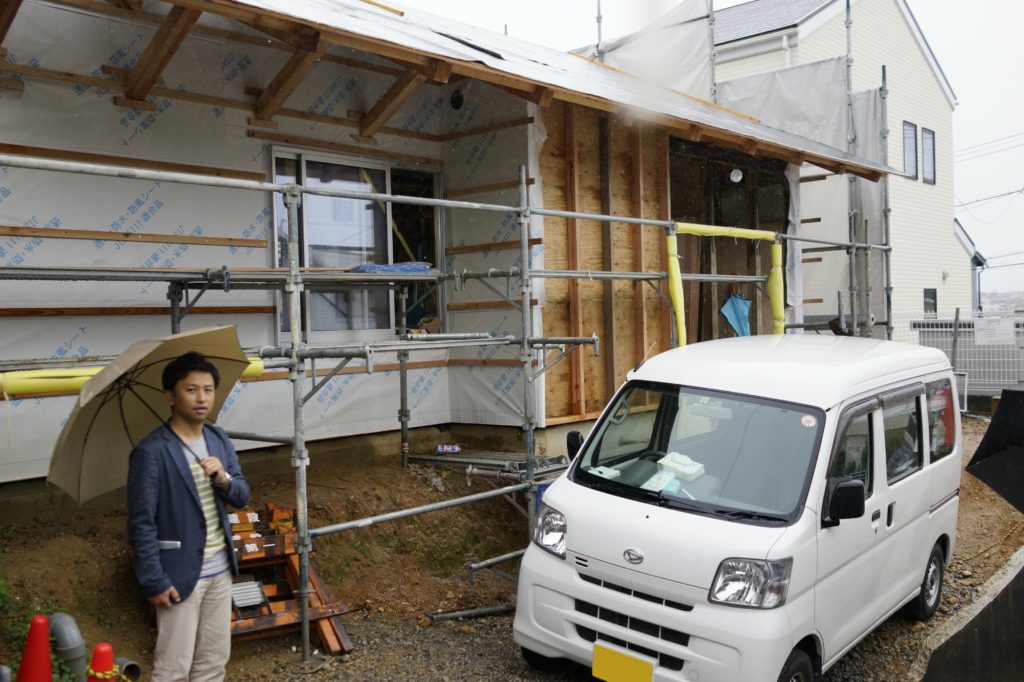 施工中のかんばり坂の家、鴨江町