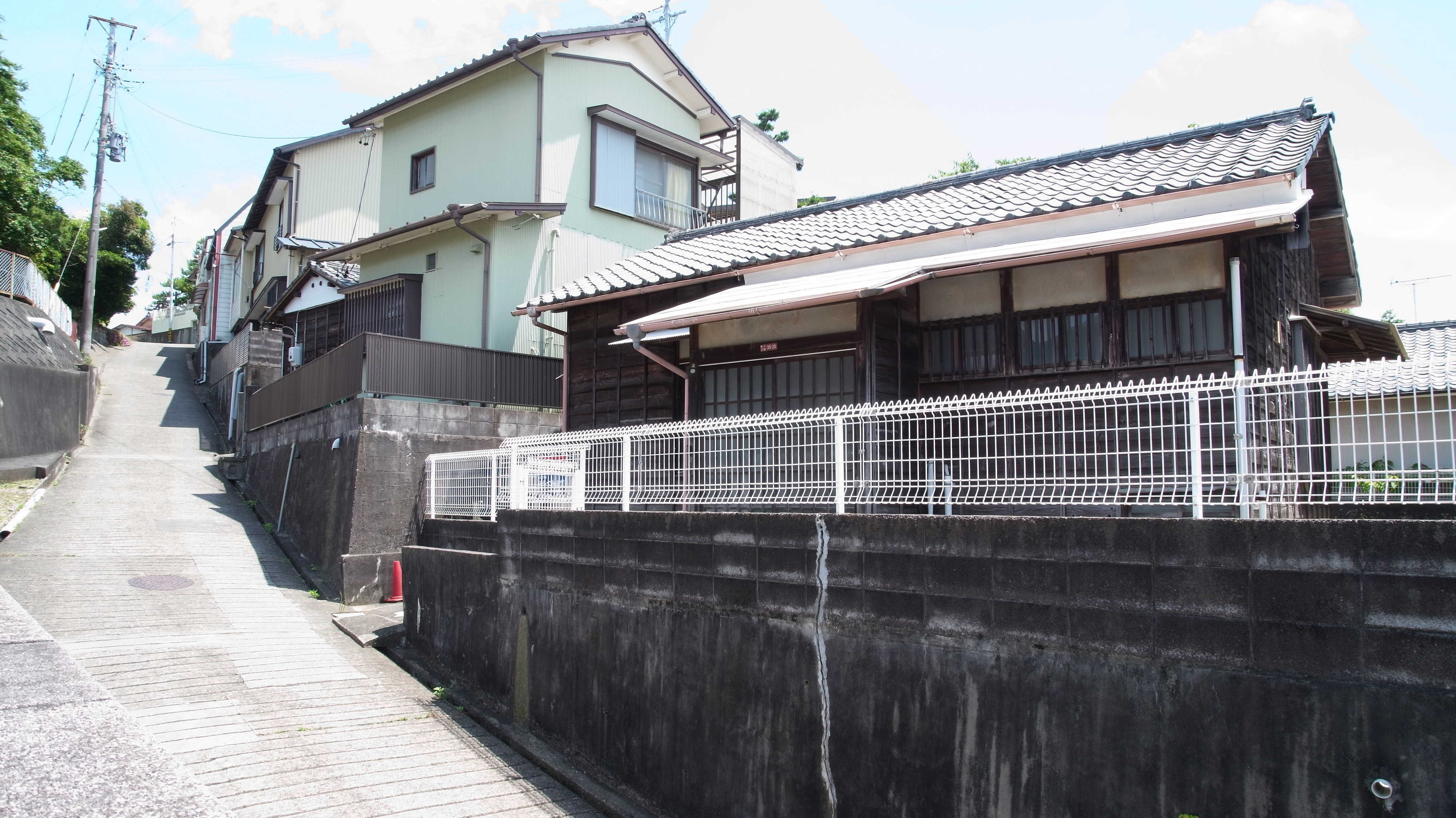 がんばり坂の家