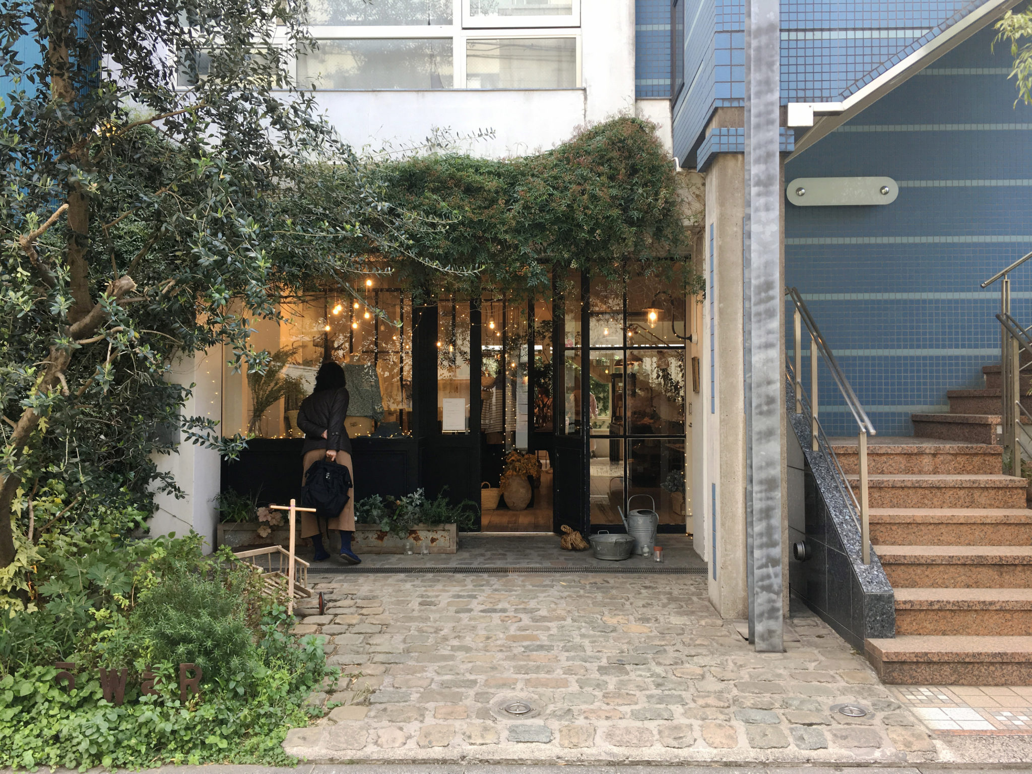 雅姫ハグ オー ワーHUG O WaR目黒区自由が丘2-14-9店舗外観
