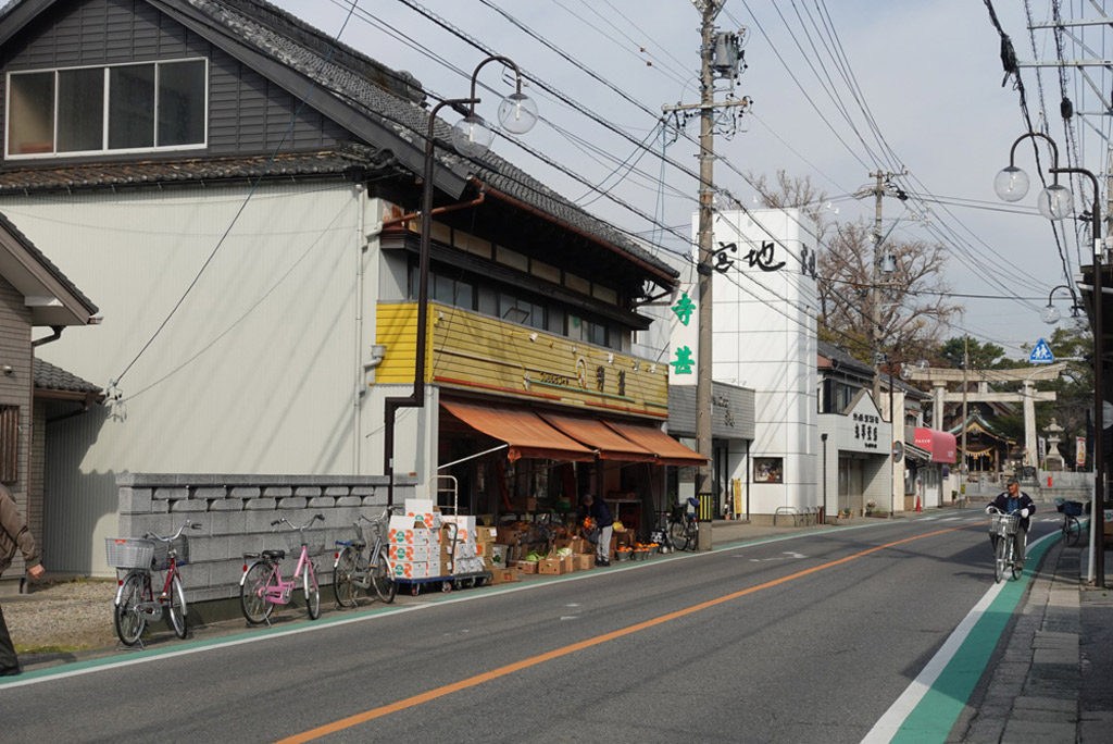 商店街の八百屋さん