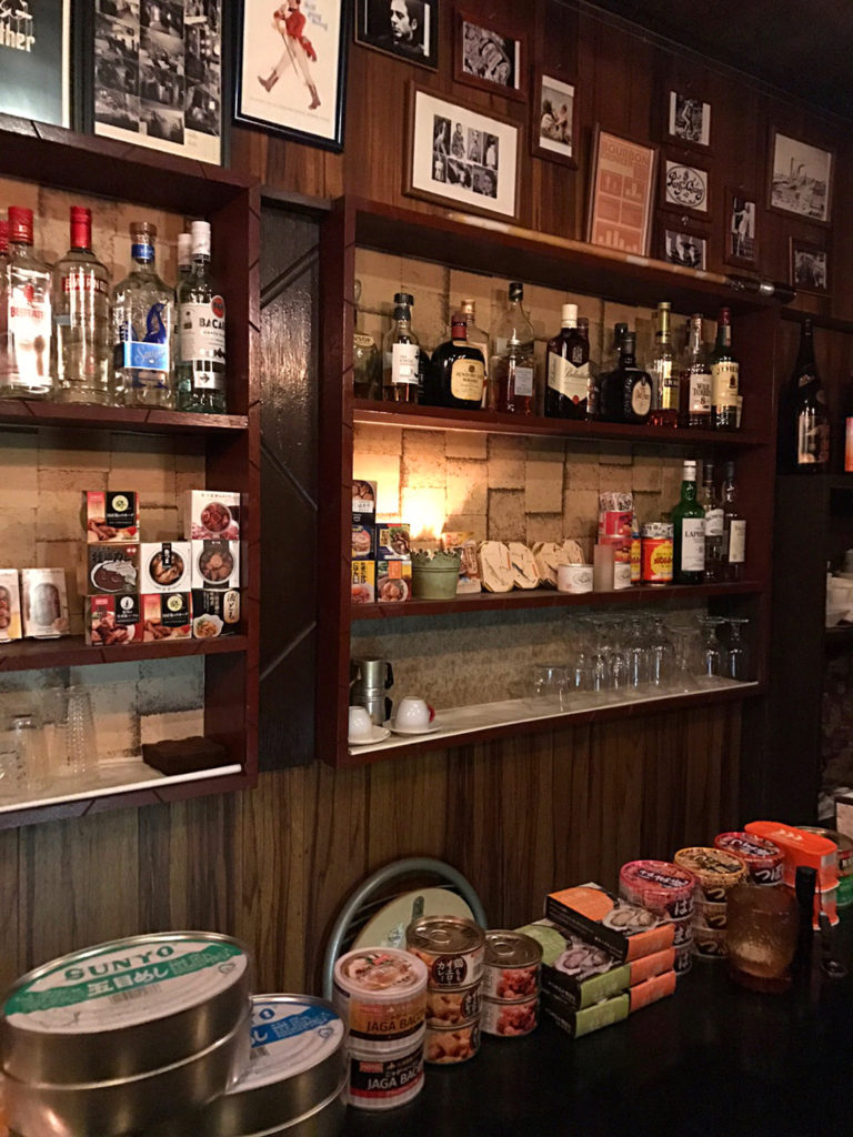 倉敷の缶詰とハイボールのお店ハイカンバー店内