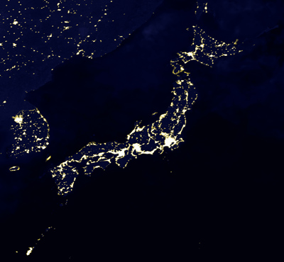 夜の日本を空から見る