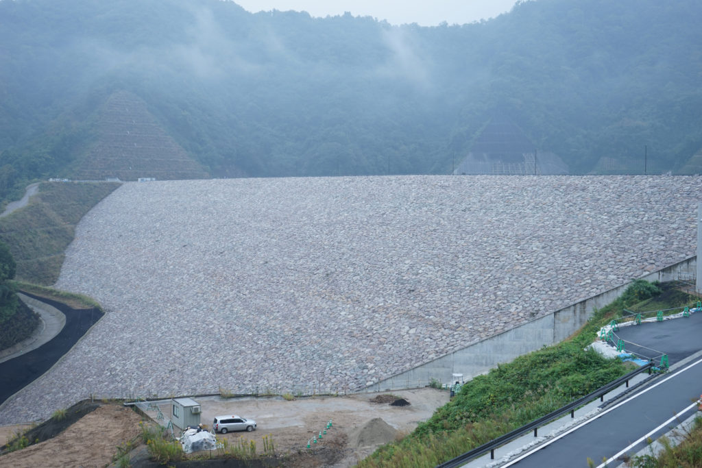 ロックフィル方式