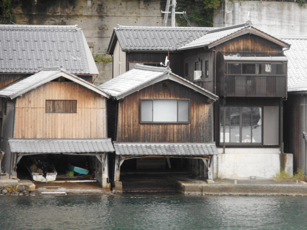 重要伝統的建造物群保存地区の舟屋連棟