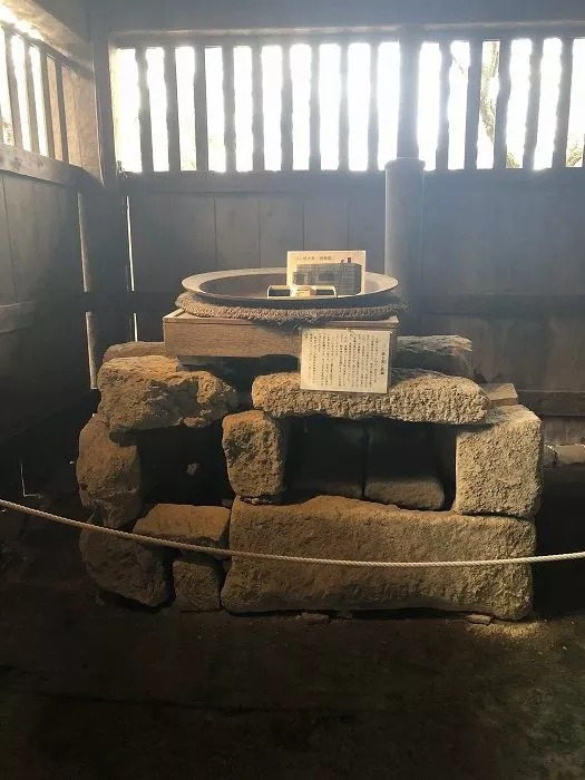 パンも焼いた釜戸