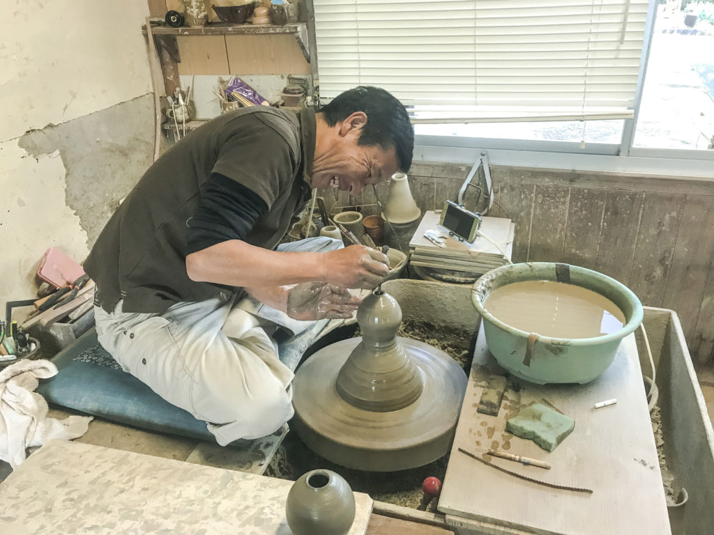 遠州七窯の一つ彦次窯の丸山成己さん