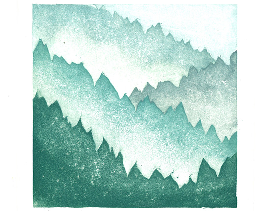春の山