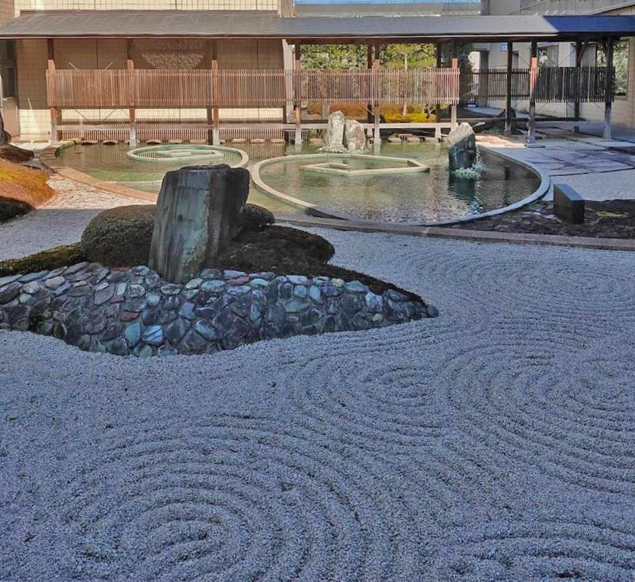友琳の庭には枯山水もある